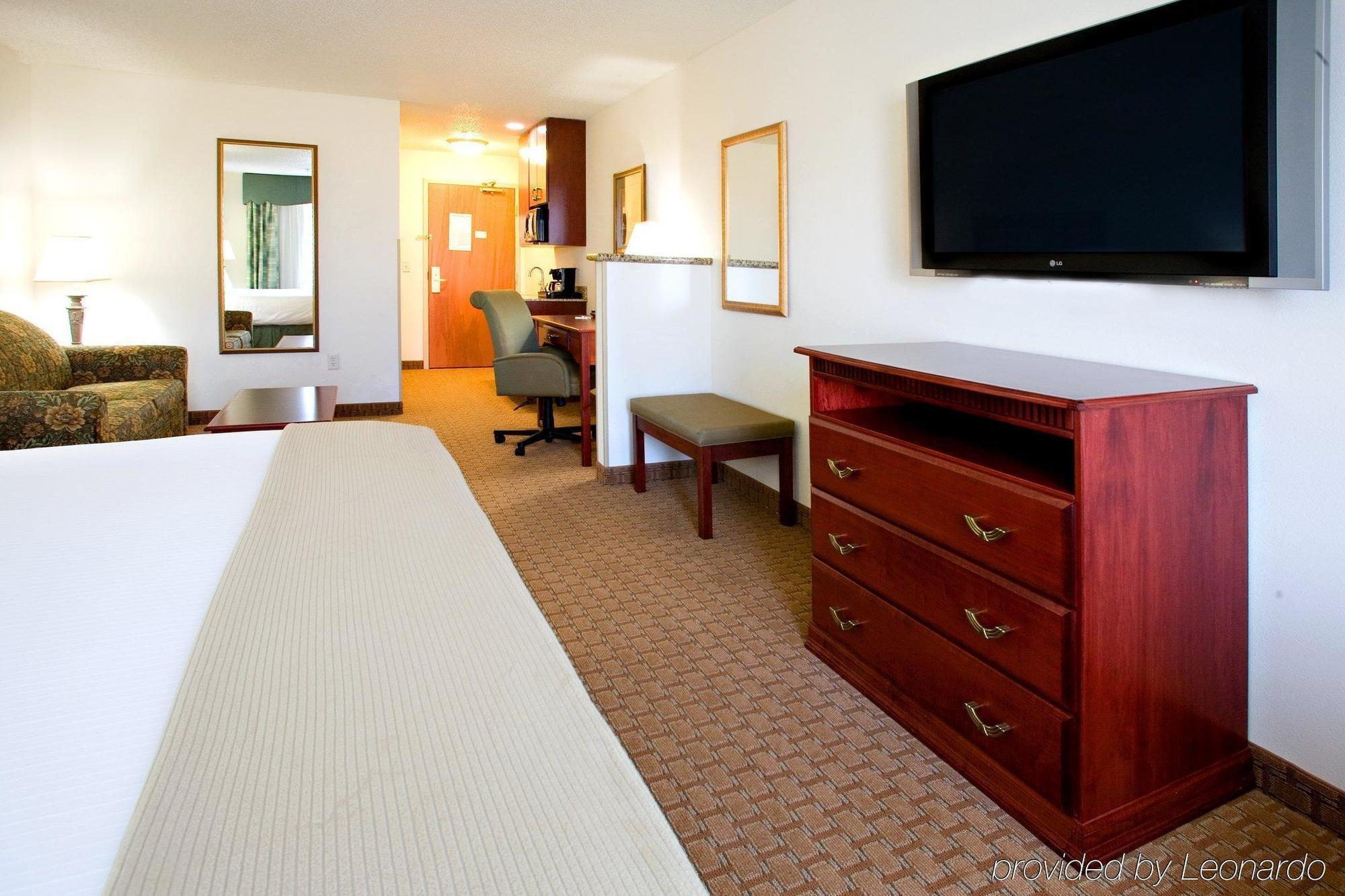 Holiday Inn Express & Suites Selma By Ihg Quarto foto