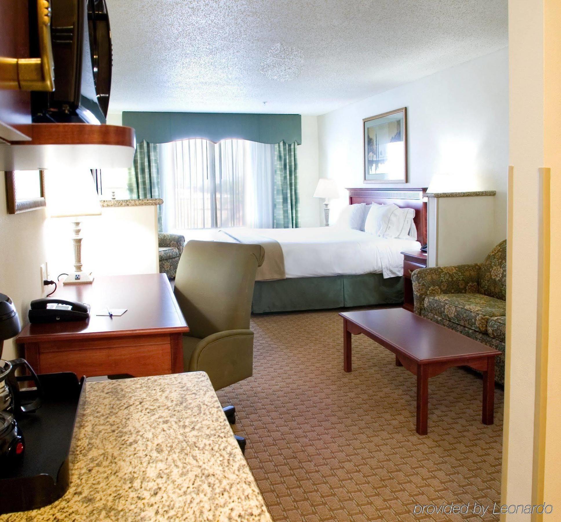 Holiday Inn Express & Suites Selma By Ihg Quarto foto